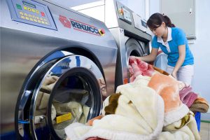 Giặt ủi đồng phục học sinh